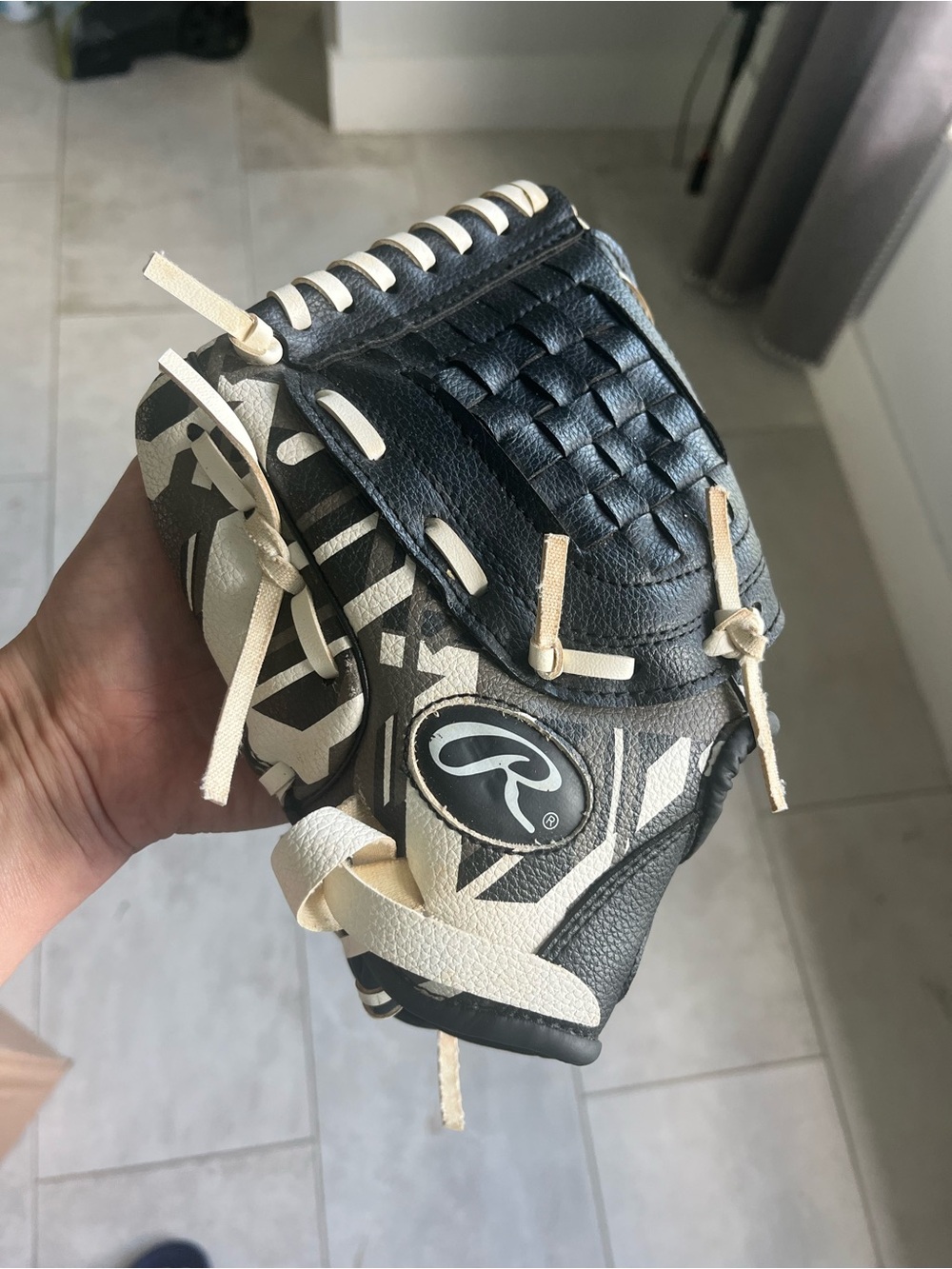 Rawlings Youth Left Hand Throw Baseball Mitt